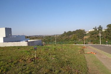Terreno &agrave; venda - 297m&sup2; - CONDOM&Iacute;NIO JARDINS DE VERSAILLES
