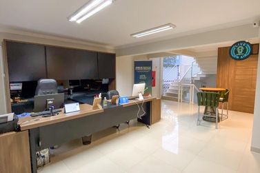 Sala Comercial &agrave; venda - 241m&sup2; - Zona I