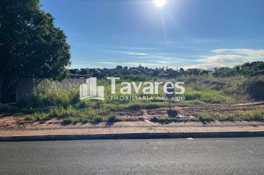 Terreno &agrave; venda - 600m&sup2; - Centro
