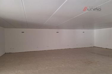 Sal&atilde;o Comercial para alugar - 243m&sup2; - Zona I