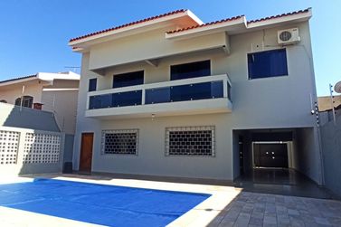 Sobrado &agrave; venda - 376m&sup2; - Zona I