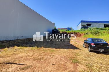 Terreno &agrave; venda - 615m&sup2; - Jardim Santiago