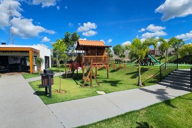 Terreno &agrave; venda - 270m&sup2; - PARQUE RESIDENCIAL INTERLAGOS 02