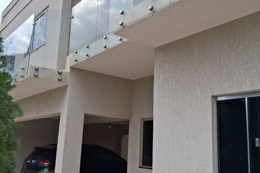 Sobrado &agrave; venda - 310m&sup2; - PRA&Ccedil;A CENTRAL DOURADINA PR