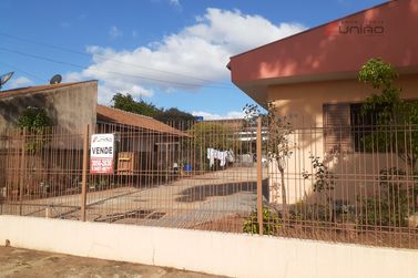 Casa &agrave; venda - 525m&sup2; - Jardim Tropical