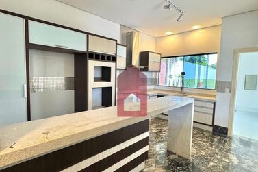 Casa &agrave; venda - 370m&sup2; - Jardim Alphavile