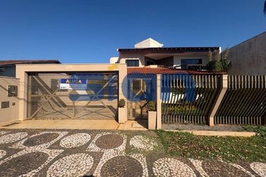 Casa para alugar - 350m&sup2; - Zona III