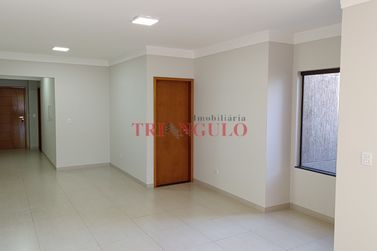 Apartamento para alugar - 110m&sup2; - ZONA II