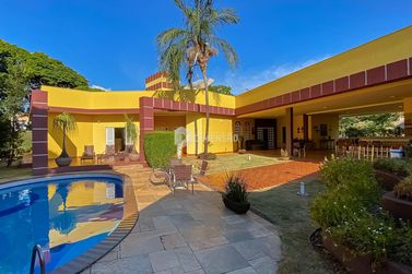 Casa &agrave; venda - 510m&sup2; - Zona II