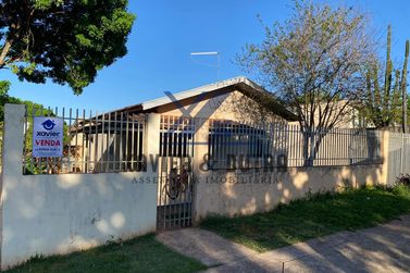 Casa &agrave; venda - 427m&sup2; - Dois Lotes Contendo Duas Casas