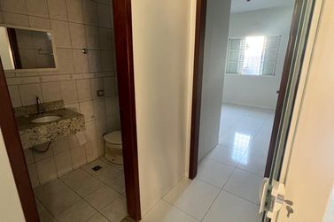 Casa para alugar - 100m&sup2; - Jardim Alphavile