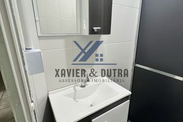 Sala Comercial &agrave; venda - 150m&sup2; - E resid&ecirc;ncia de 85m&sup2; de &aacute;rea constru&iacute;da - Esquina com a Avenida Mascaranhos de Morais