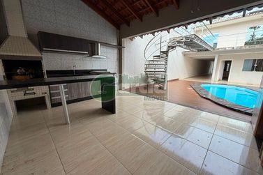 Sobrado para alugar - Zona III