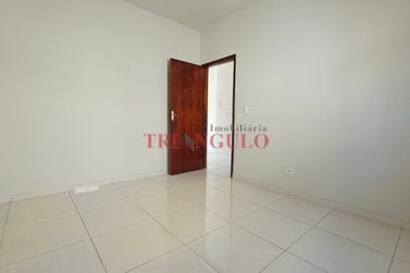 Sobrado &agrave; venda - 250m&sup2; - JARDIM DOS PRINCIPES