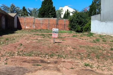 Terreno &agrave; venda - 490m&sup2; - Zona II