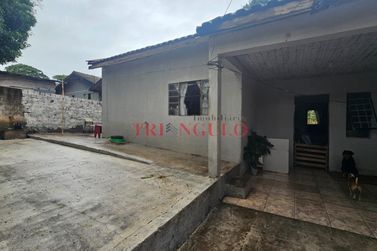 Casa &agrave; venda - 75m&sup2; - CONJUNTO RESIDENCIAL CORREGO LONGE