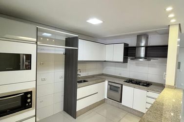 Sobrado &agrave; venda - 262m&sup2; - Zona II