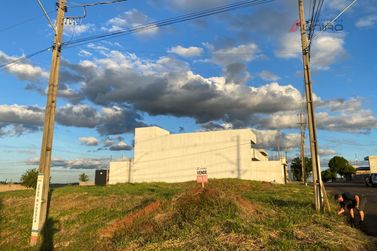 Terreno &agrave; venda - 308m&sup2; - Parque Residencial Metropolitano