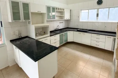 Sobrado &agrave; venda - 180m&sup2; - Zona I