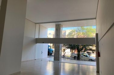Sala Comercial &agrave; venda - 404m&sup2; - Zona III