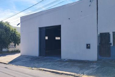 Sal&atilde;o Comercial para alugar - 210m&sup2; - Zona VII