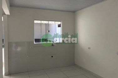 Casa &agrave; venda - 75m&sup2; - Zona III