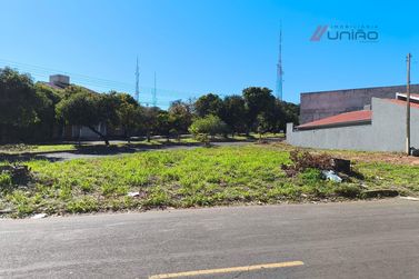 Terreno &agrave; venda - 241m&sup2; - Zona V