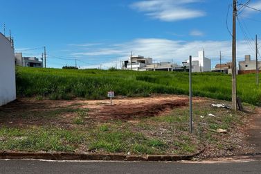 Terreno &agrave; venda - 214m&sup2; - Parque Residencial Interlagos II