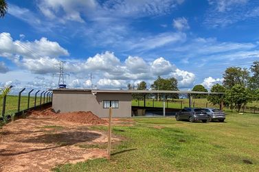 Ch&aacute;cara &agrave; venda - 40m&sup2; - -