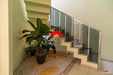 Sobrado &agrave; venda - 266m&sup2; - Zona II