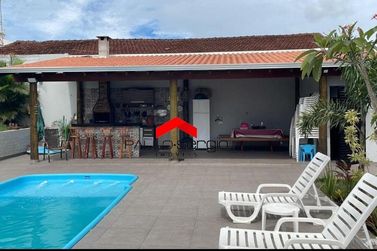 Ch&aacute;cara &agrave; venda - 270m&sup2; - Centro