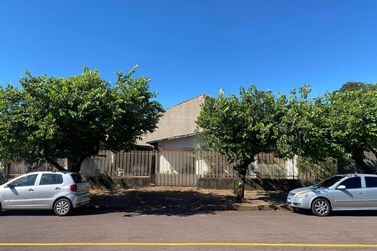 Sal&atilde;o Comercial &agrave; venda - 562m&sup2; - Zona I-A