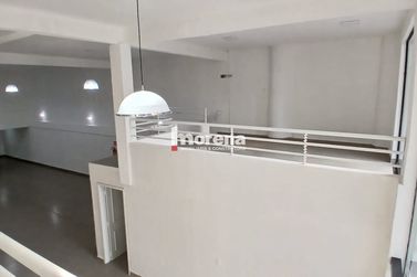 Sal&atilde;o Comercial para alugar - 800m&sup2; - Zona II