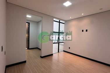 Casa &agrave; venda - 181m&sup2; - ZONA II