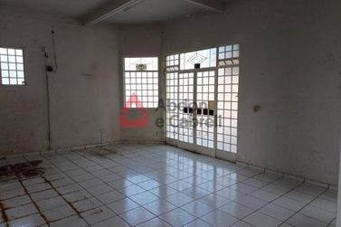 Sal&atilde;o Comercial para alugar - 50m&sup2; - Zona IV