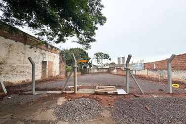 Terreno &agrave; venda - Zona I