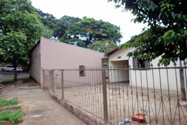 Casa &agrave; venda - 90m&sup2; - CONJUNTO RESIDENCIAL C&Oacute;RREGO LONGE