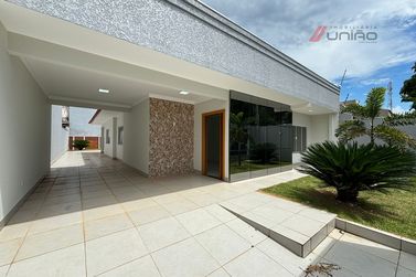 Casa &agrave; venda - 202m&sup2; - Zona 1a  Pr&oacute;ximo Ao Hospital Cemil