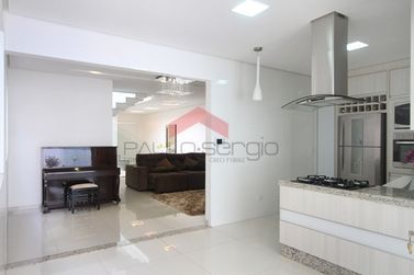 Sobrado &agrave; venda - 325m&sup2; - Zona II