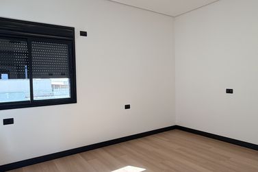 Sobrado &agrave; venda - 200m&sup2; - Jardim Colorado