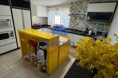 Casa &agrave; venda - 150m&sup2; - ZONA II