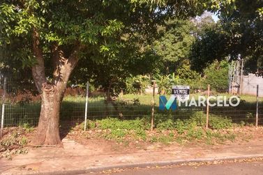 Terreno &agrave; venda - 708m&sup2; - Zona III