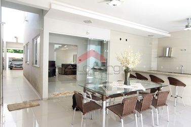 Sobrado &agrave; venda - 325m&sup2; - Zona II