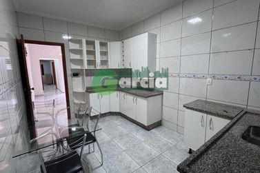 Casa &agrave; venda - 239m&sup2; - Zona I-A