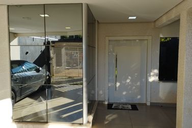 Casa &agrave; venda - 250m&sup2; - Parque Alto da Paran&aacute;