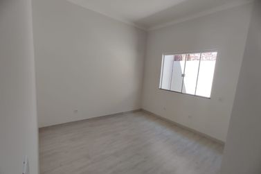 Casa &agrave; venda - 130m&sup2; - Jardim Tropical
