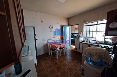 Sala Comercial &agrave; venda - 200m&sup2; - Zona III