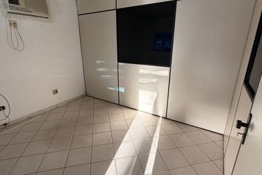 Sal&atilde;o Comercial para alugar - 300m&sup2; - Zona VII