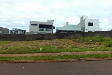 Terreno &agrave; venda - 258m&sup2; - Av. Paran&aacute;