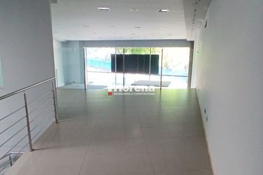 Sal&atilde;o Comercial para alugar - 430m&sup2; - Zona III
